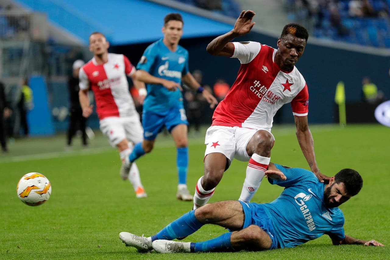 Zenit de San Petersburgo recibió a Slavia Praga y lo derrotó 2-1 en el grupo C.