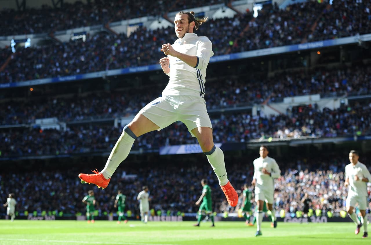 Más increíble aún fue que el propio Bale aumentara la cuenta al minuto 45, con lo que los blancos se fueron 2-0 arriba al descanso.