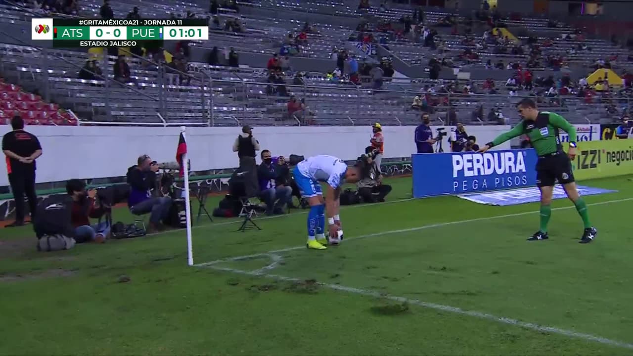 ¡TIRO ATAJADO! disparo por Pablo Parra.