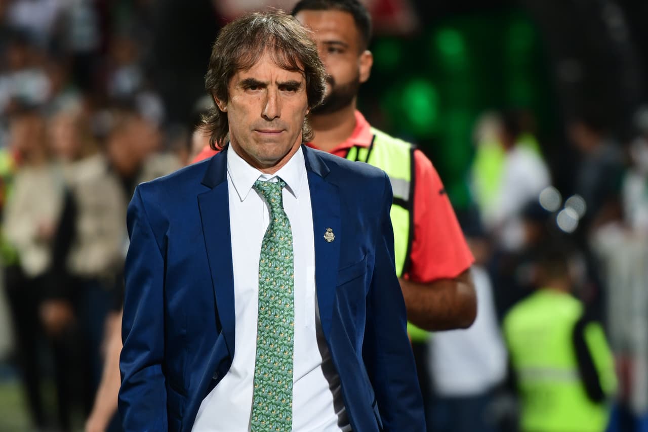 during the game Santos vs Monterrey, corresponding to Quarterfinals Second leg match of the Torneo Apertura 2019 of the Liga BBVA MX, at TSM Corona Stadium, on December 01, 2019. <br><br> durante el partido Santos vs Monterrey, correspondiente al partido de Vuelta de los Cuartos de Final del Torneo Apertura 2019 de la Liga BBVA MX, en el Estadio TSM Corona, el 01 de Diciembre de 2019.