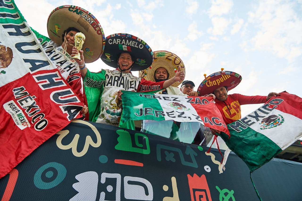 ¡Chicago se pintó tricolor! Miles de seguidores de la selección mexicana aparecieron en el Soldier Field para el duelo ante Ecuador y pese a la dura derrota ante Uruguay a media semana.