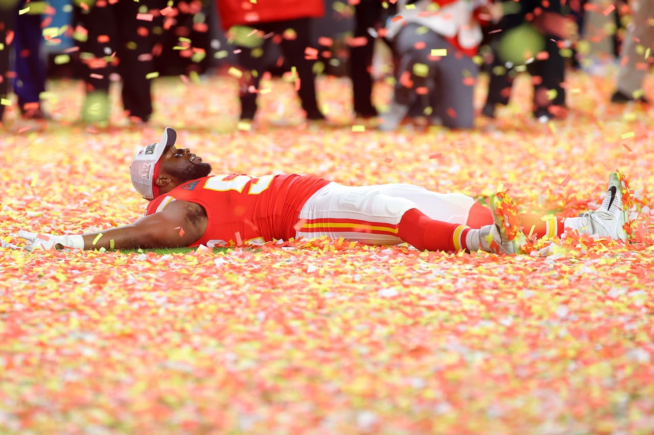 Así se gestó la heróica victoria de los Chiefs en el Super Bowl LIV tras anotar 21 puntos sin respuesta en el último cuarto para obtener su segundo título de Super Bowl en la historia de la franquicia. Los 49ers se quedan en la orilla y la espera sigue luego del último Vince Lombardi en 1995.