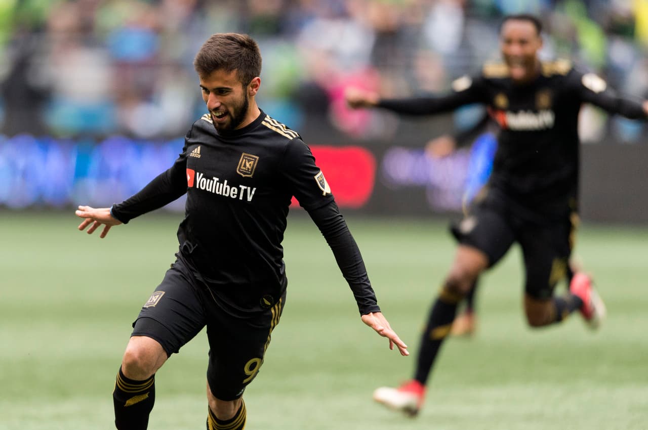 Diego Rossi ratificó en su primera presentación oficial con LAFC sus excelentes antecedentes en el fútbol sudamericano. El uruguayo marcó el primer gol del nuevo equipo en la MLS, que valió los tres puntos en Seattle. (USA Today Images)