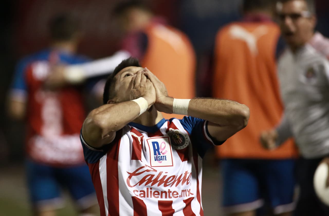 Chivas, 19 puntos. Ganar sus dos partidos; que Morelia o Tijuana pierdan sus 2 partidos; que Pumas no sume más de dos puntos; que Pachuca, y Rayados no hagan más de tres puntos; que Cruz Azul y San Luis no sumen más de cuatro puntos.