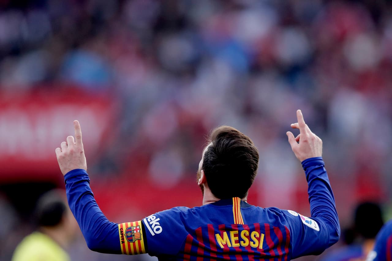 La tarde en Sevilla ya era brillante para el argentino que además de llegar a 33 anotaciones en la temporada, conseguía un registro impresionante de tripletes.