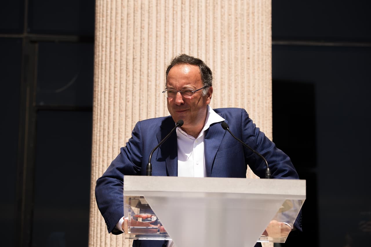 "Siempre hago mis declaraciones de impuestos de manera voluntaria, porque pienso que todos tenemos que declarar y pagar impuestos de acuerdo a nuestros ingresos...", añadió por medio de su representante.