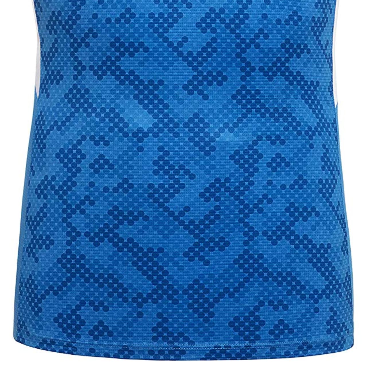 El Napoli ha dado a conocer su jersey principal de la siguiente temporada el cual tendrá unas franjas blancas en los hombros y en los laterales del pecho, así como detalles oscuros en cuello y puños. La nueva prenda se llama Kombat 2020 y podría ser la nueva piel del Chucky.