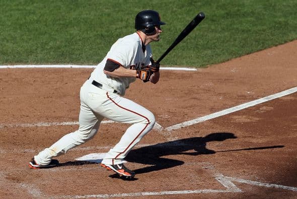 Aubrey Huff impulsó la segunda carrera con imparable al derecho, enviando al plato a Pat Burrel.
