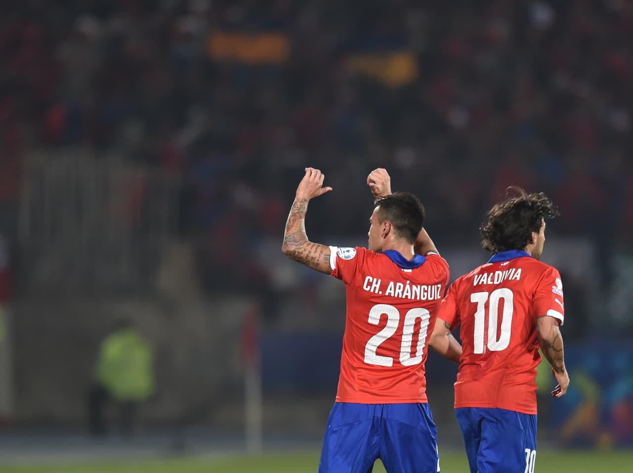 A los 66 minutos, Aranguiz volvió anotar, ahora con un pase de Henríquez. Chile dominaba completamente el encuentro.