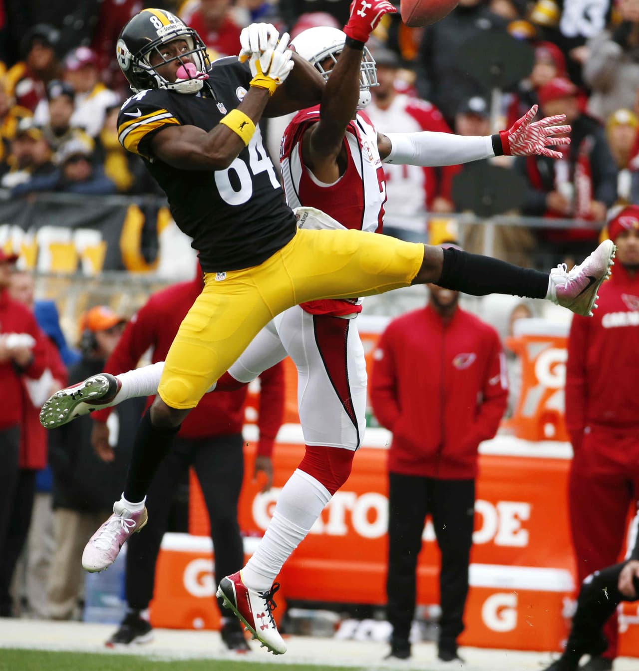 7. PITTSBURGH STEELERS - Han sobrevivido sin Ben Roethlisberger. Michael Vick aguant{o hasta donde pudo y luego encontraron una joya en la banca: Landry Jones. Van a Kansas City pero luego recibirán a los Bengals en duelo clave.