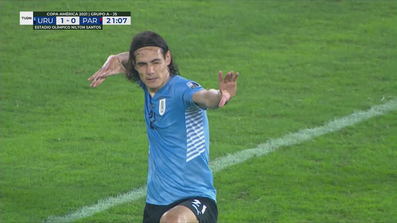¡Con la frialdad del ‘Matador’! Cavani hace el 1-0 de Uruguay de penal
