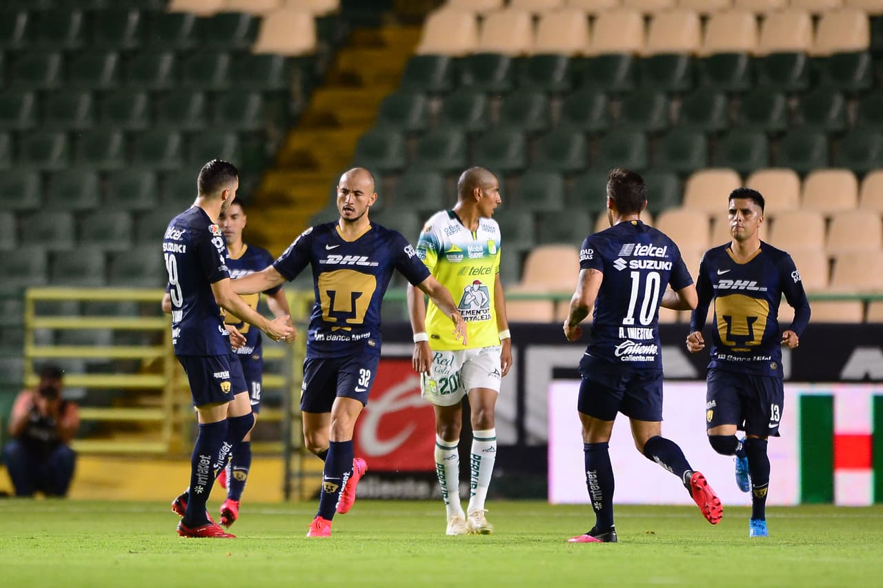 Pumas emparejó el juego y Carlos González empató el partido con tiro a ras de pasto al 26’.