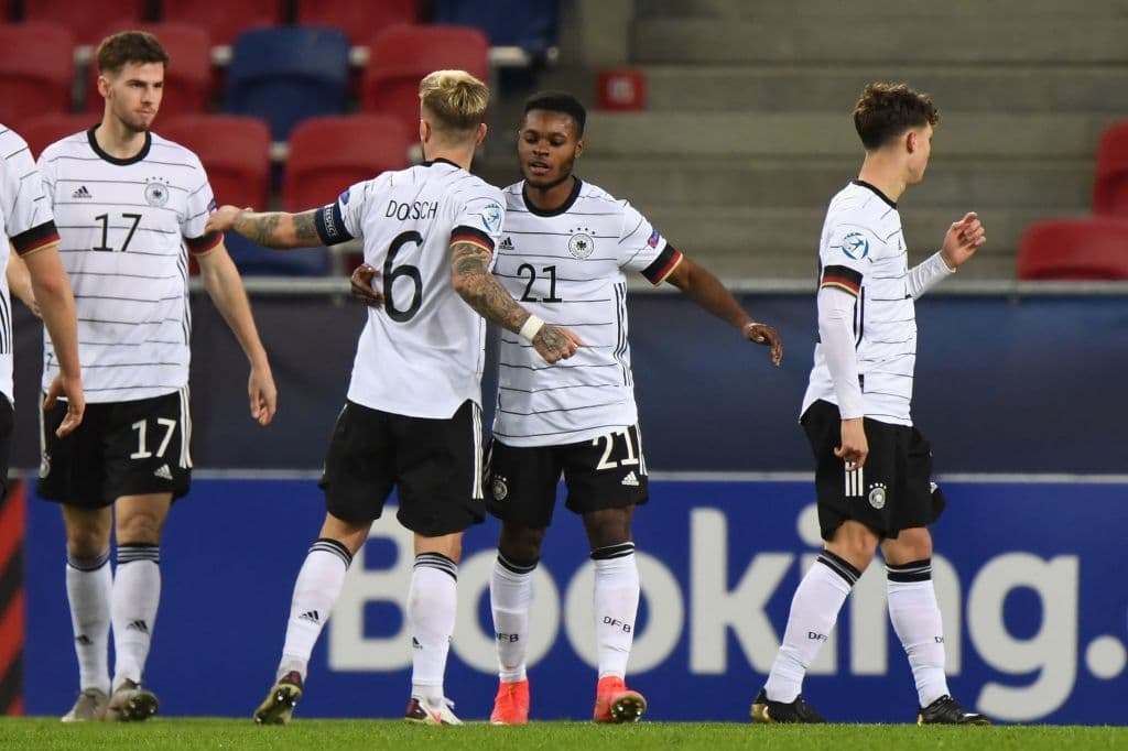 En el Grupo A, Alemania y Holanda igualaron por la mínima para llegar a cuatro y dos unidades, respectivamente.