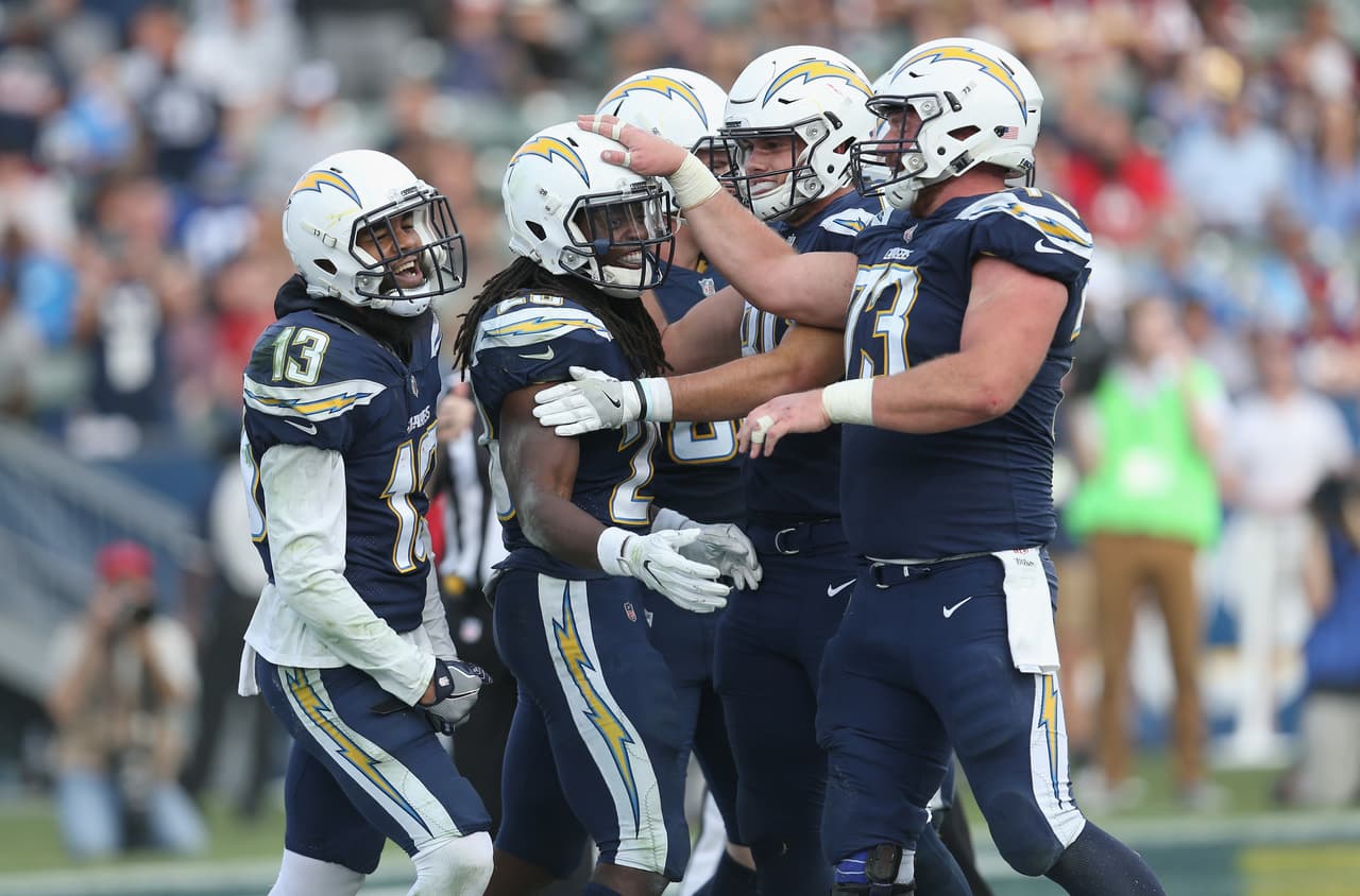 Con un gran juego en defensa, los Chargers superaron con claridad a los Redskins venciéndolos 30 - 13