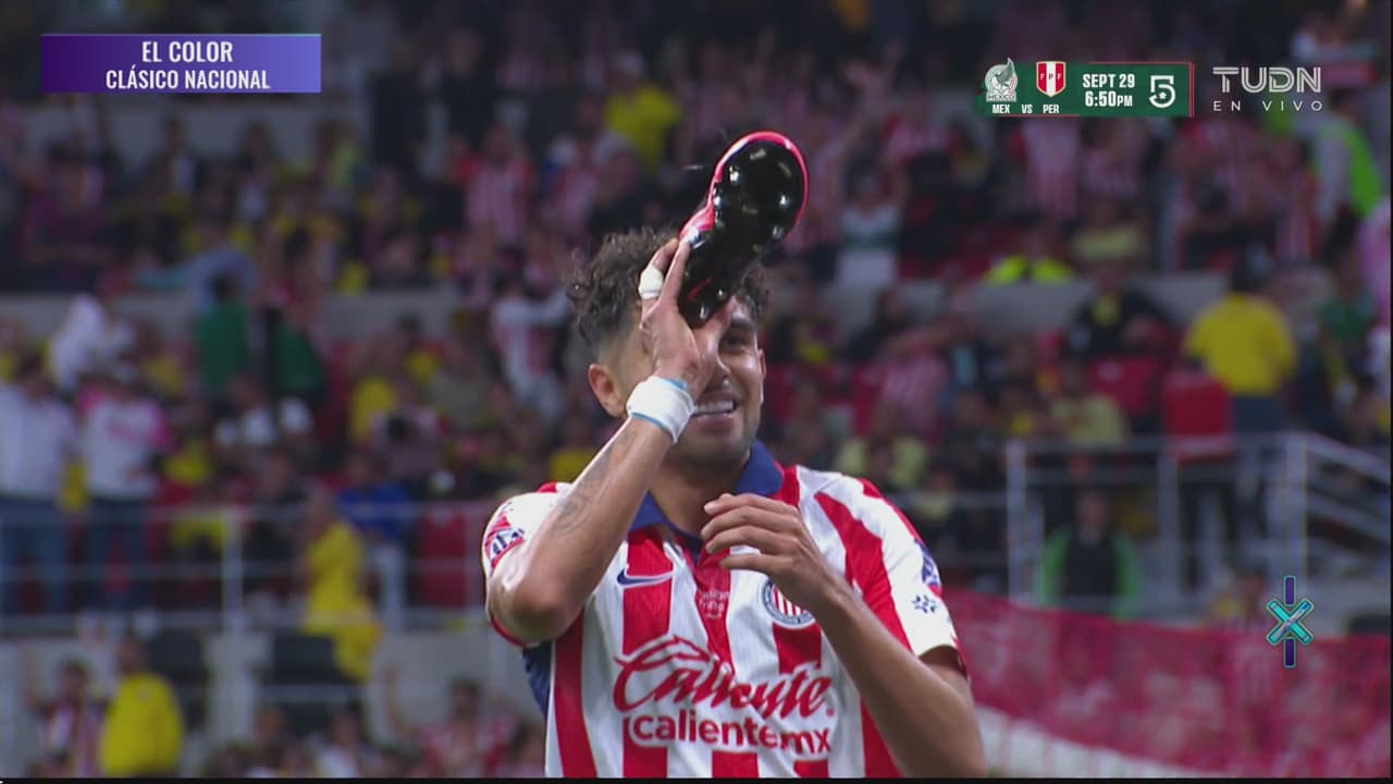 El color de David Faitelson en el Clásico Nacional en el estadio Banorte