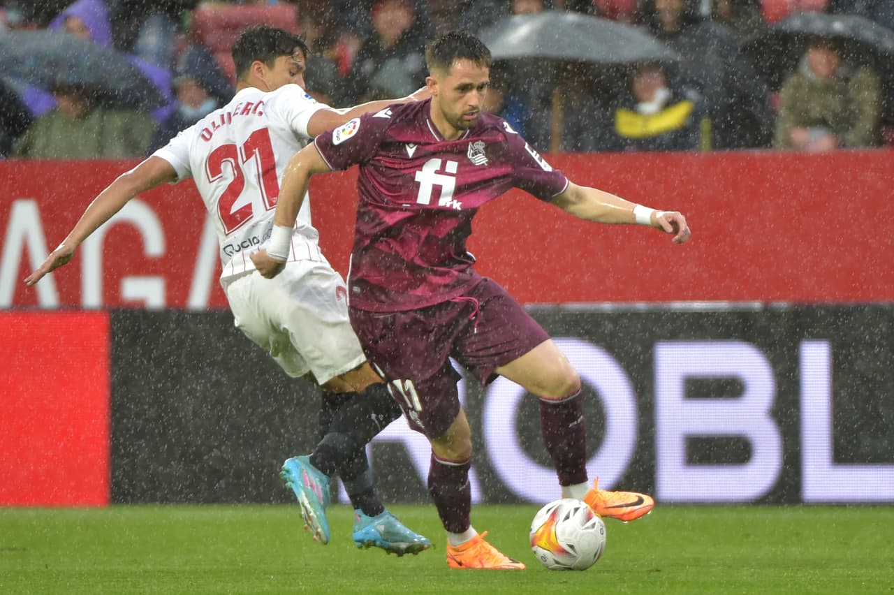 Sevilla no pasó del empate sin goles en casa ante la Real Sociedad y se rezaga en el intento de dar alcance al líder Real Madid.