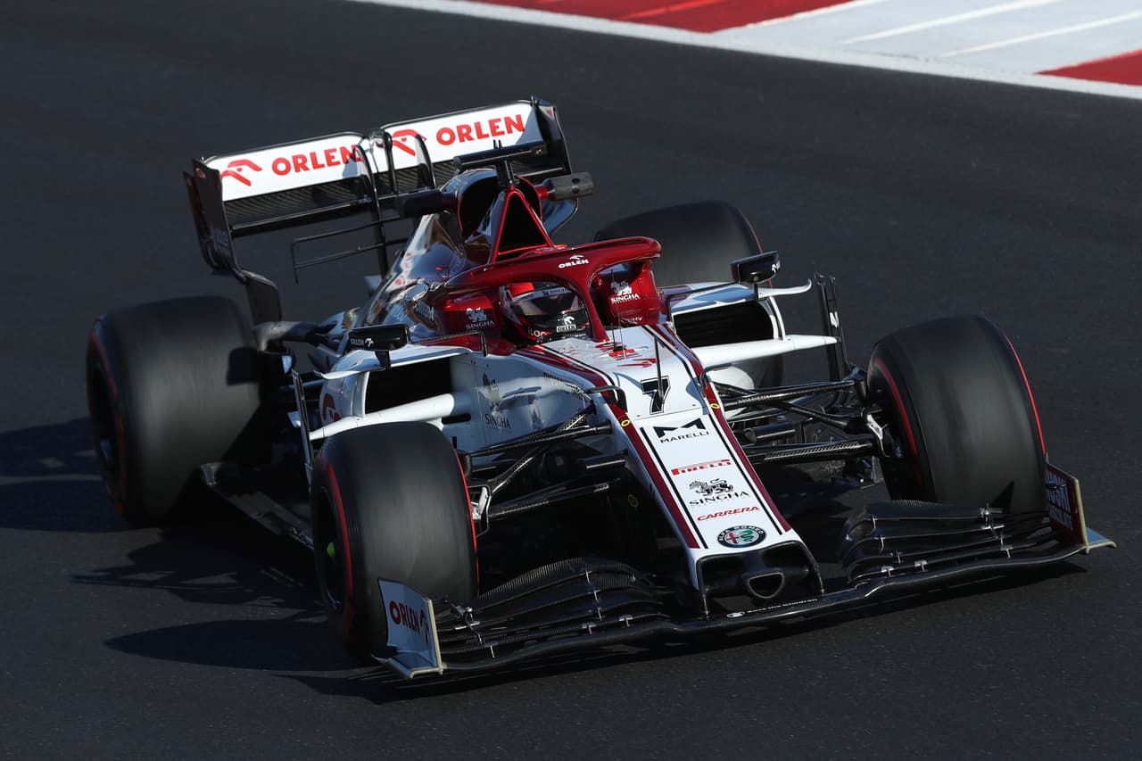 Bottas, Hamilton, Verstappen, Leclerc, Albon, Sainz, Pérez, Raikkonen, Ricciardo y Gasly fueron los 10 mejores en la sesión libre. El Gran Premio de Portugal se correrá el 25 de octubre.