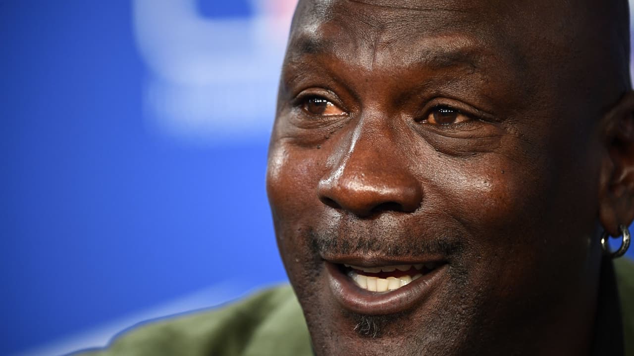 Marca china indemnizará a Michael Jordan por “daños emocionales”