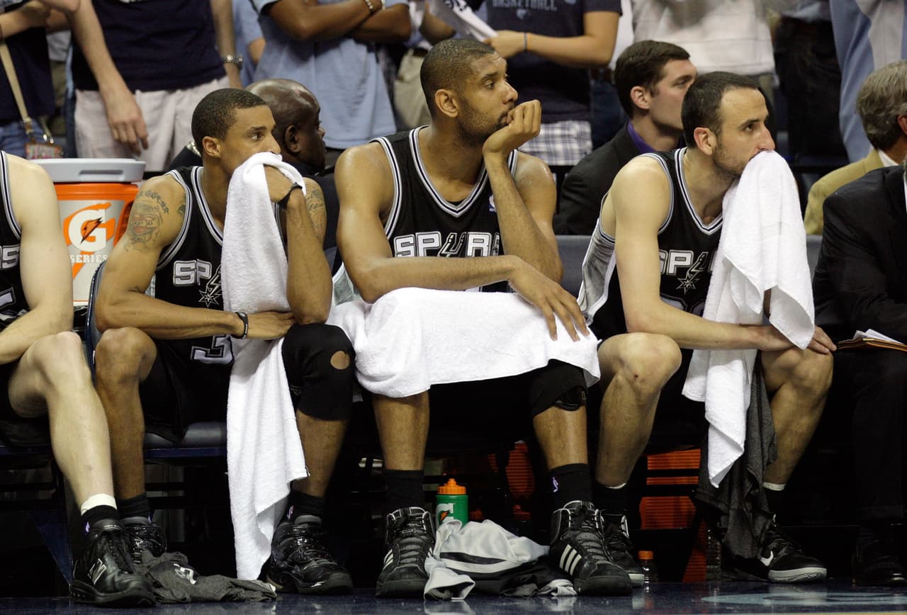 Si bien Ginobili ha sido titular en 349 partidos, desde la segunda mitad de 2011 se convirtió en el primer cambio desde el banco, algo que ha marcado su carrera.