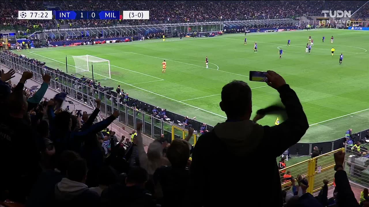 ¡TIRO ATAJADO! disparo por Lautaro Martínez.