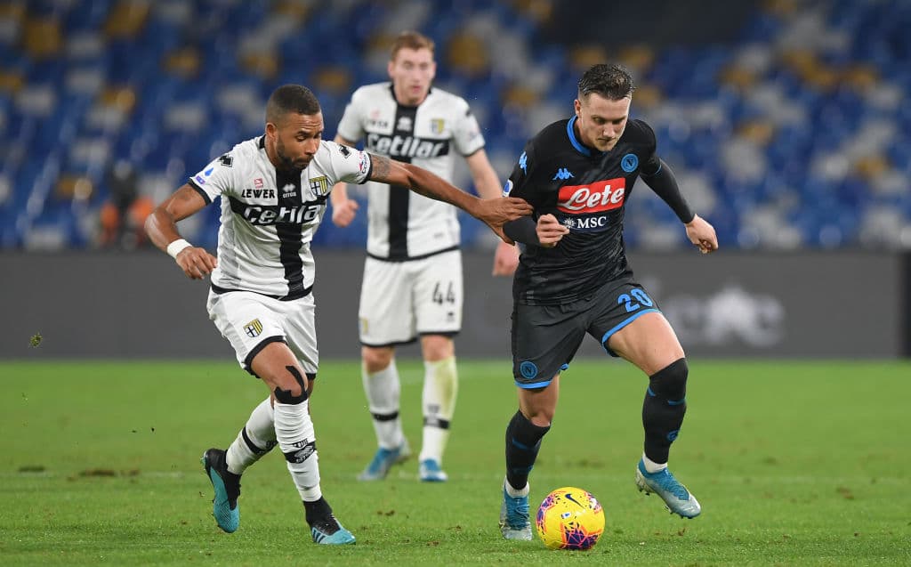 Con goles de Dejan Kulusevski al minuto 4 y Gervinho al 93, Parma se impone 1-2 en su visita al Napoli.