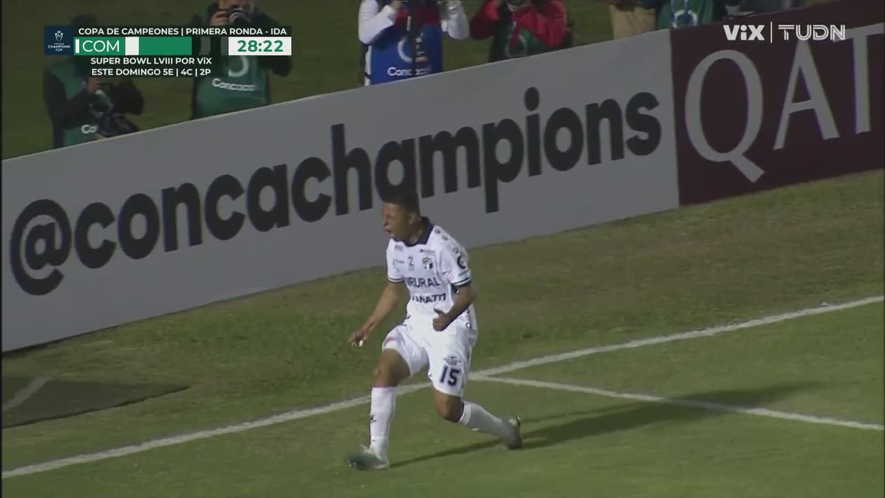 ¡Ya no perdona! Mejía pica el cabezazo y marca el 1-1 de Comunicaciones