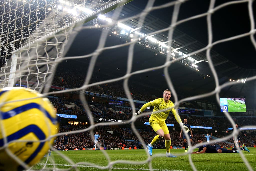 Con doblete de Gabriel Jesús, el City vence 2-1 al Everton, Richarlison descontó para los Toffes. Los Citizens conservan el tercer lugar de la Premier.