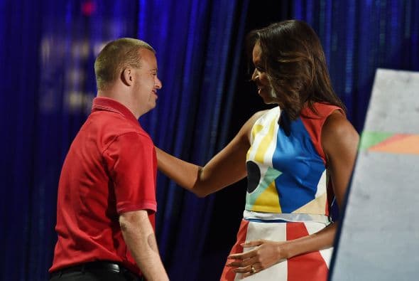 Michelle Obama dio la bienvenida a los miles de competidores.