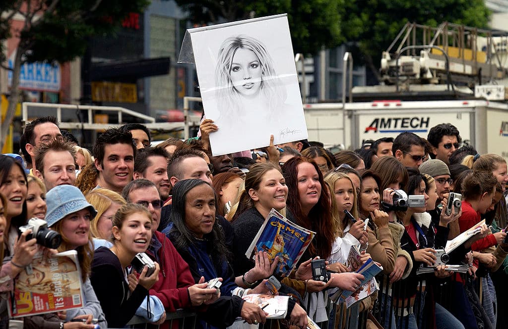 “El mundo conoce a Britney Spears: intérprete, artista, icono. Pero en los últimos años, su nombre se ha vinculado públicamente a otro término más misterioso: tutela”, se lee en la sinopsis oficial de Netflix.