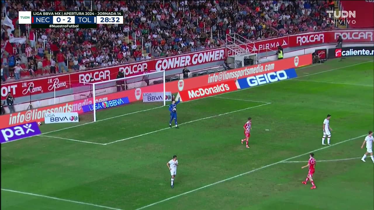 ¡TIRO ATAJADO! disparo por Agustín Palavecino.