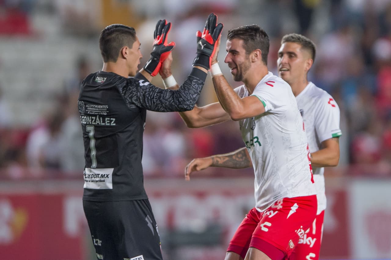Necaxa inició ganando con el tanto de Mauro Quiroga pero Toluca igualó gracias a la aparición de Emmanuel Gigliotti. Con el empate, Los Rayos se mantienen en 5º y los Diablos Rojos en 16to. lugar.