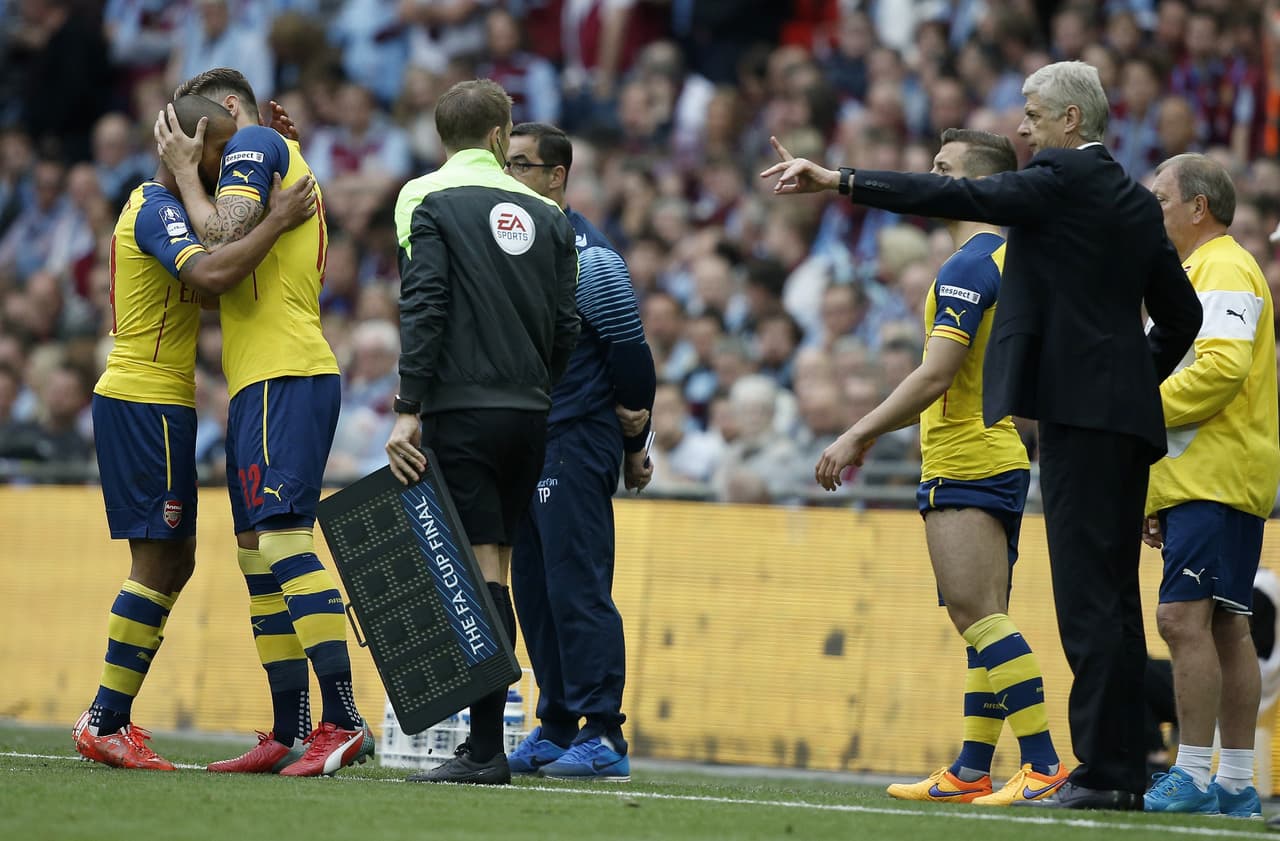 Los Gunners destrozaron al Aston Villa para alzar la Copa de Inglaterra.
