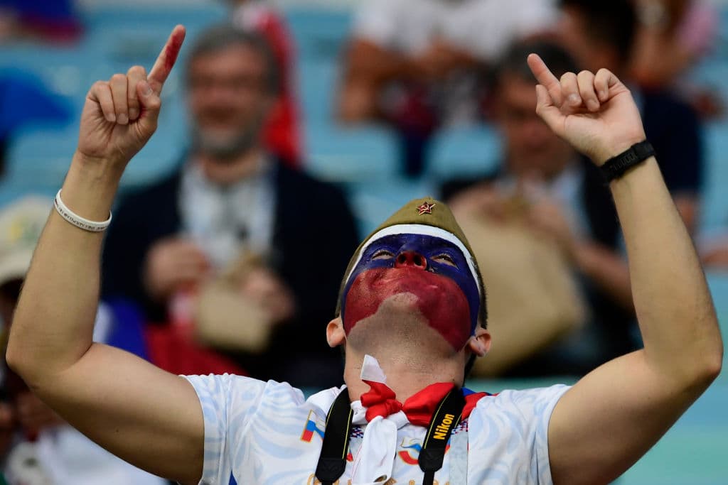 Los fanáticos le dieron un color especial a la fiesta del partido entre Rusia y Croacia por los cuartos de final del Mundial, en la búsqueda del último semifinalista del torneo.