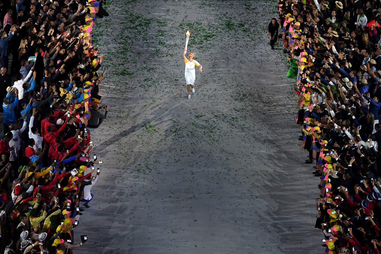 Histórico: Mujer iniciará recorrido de la antorcha olímpica