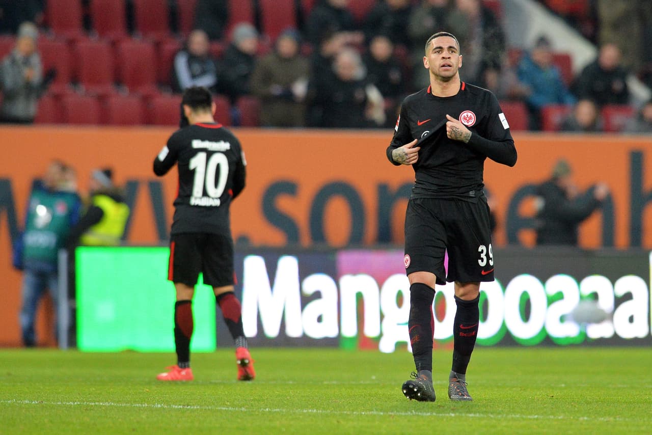 Augsburg amarga el regreso de Marco Fabián con e Frankfurt