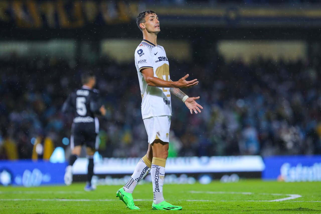 Dinenno descarta responder a críticas a Pumas por goleada en el Camp Nou