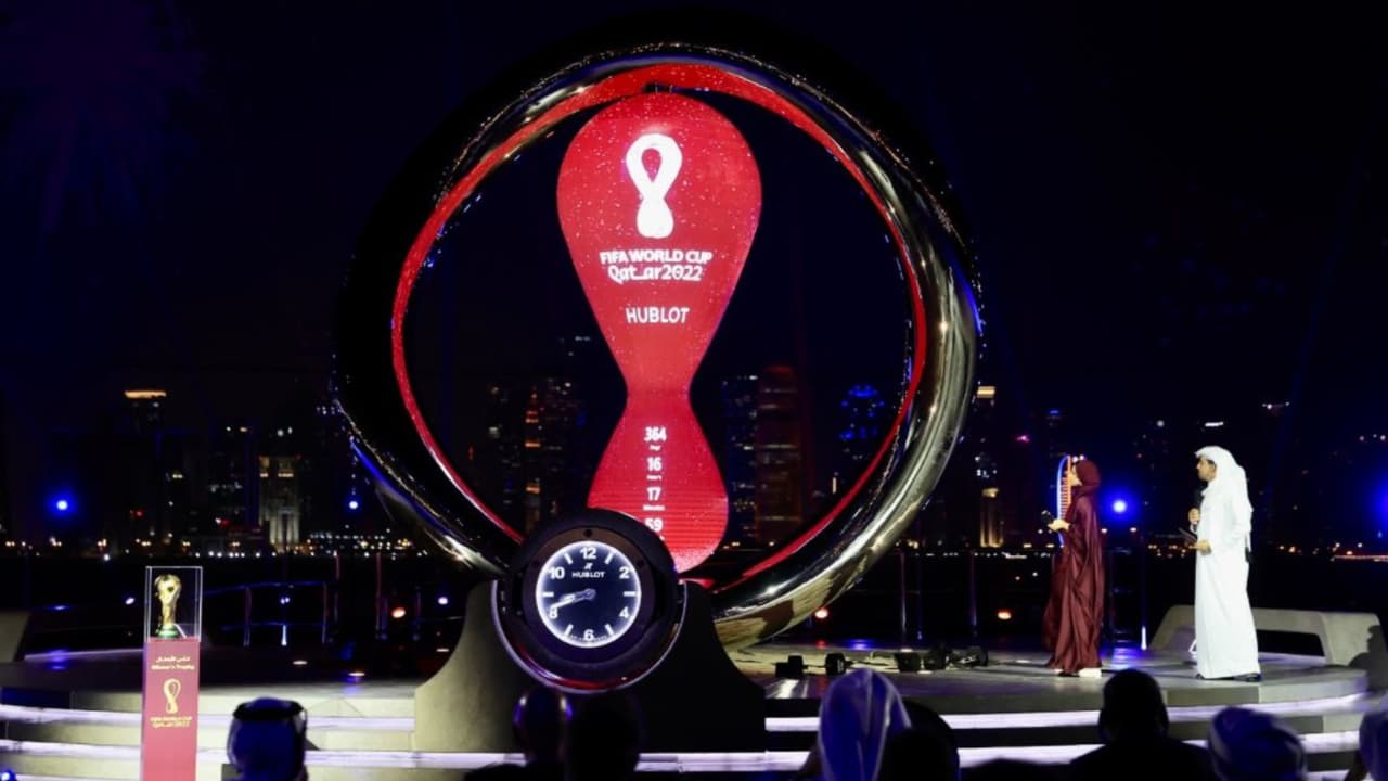 Develan reloj oficial a un año de Qatar 2022 en Doha