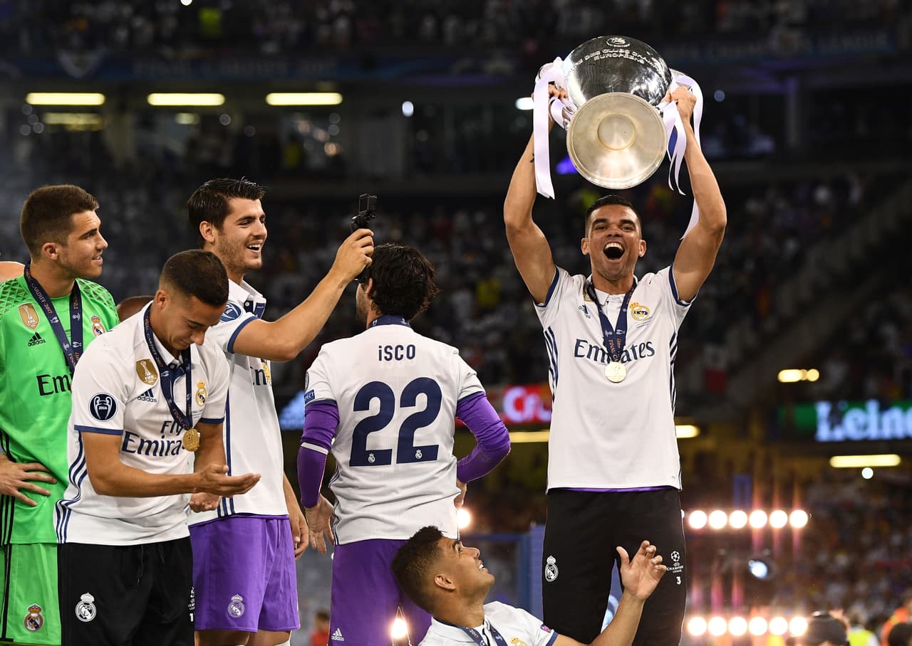 CARDIFF, WALES - JUNE 03: Pepe of Real Madrid celebrates with The Champions League trophy during the UEFA Champions League Final between Juventus and Real Madrid at National Stadium of Wales on June 3, 2017 in Cardiff, Wales. (Photo by David Ramos/Getty Images)