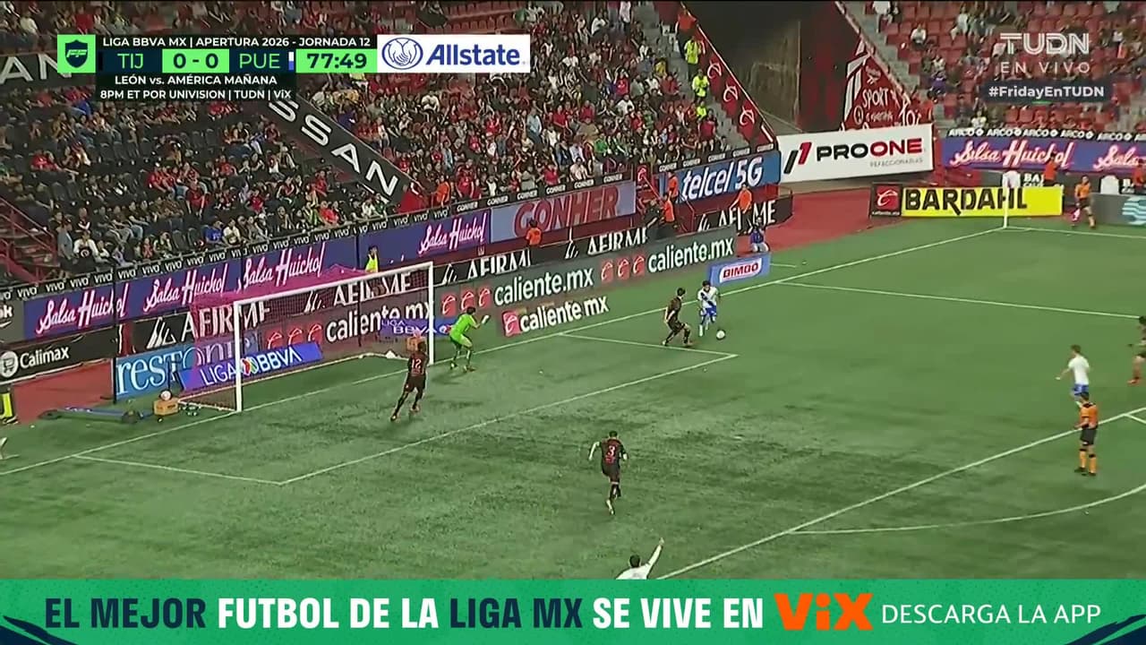 ¡La que fallaste Eduardo Mustre! Afortunadamente para él se marca fuera de lugar