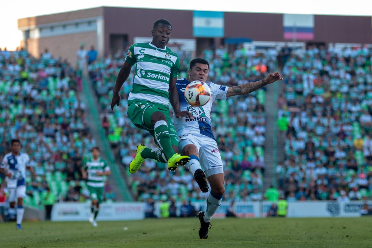 El partido se hizo adulto, el tiempo se iba consumiendo y ninguno de los dos equipos se atrevía a dar un paso más allá.