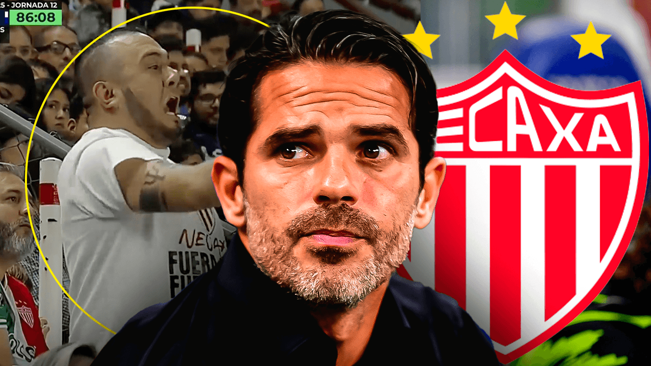 Así fue el airado reclamo de la afición de Necaxa a Gago, ¡hasta en playeras!