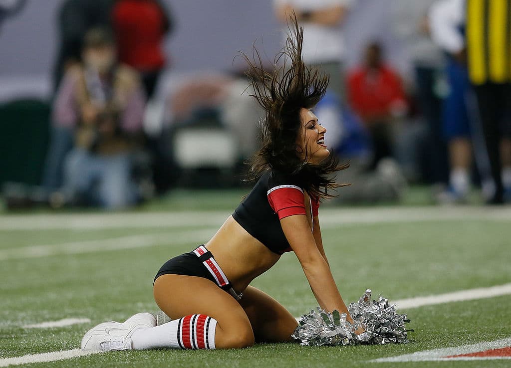 Los Atlanta Falcons tuvieron la ofensiva más explosiva de la NFL esta temporada y lucharan por un pase a la Final de división ante los Seahawks. Gran parte de su éxito se debe al apoyo incondicional que les brindaron sus bellas cheerleaders.
