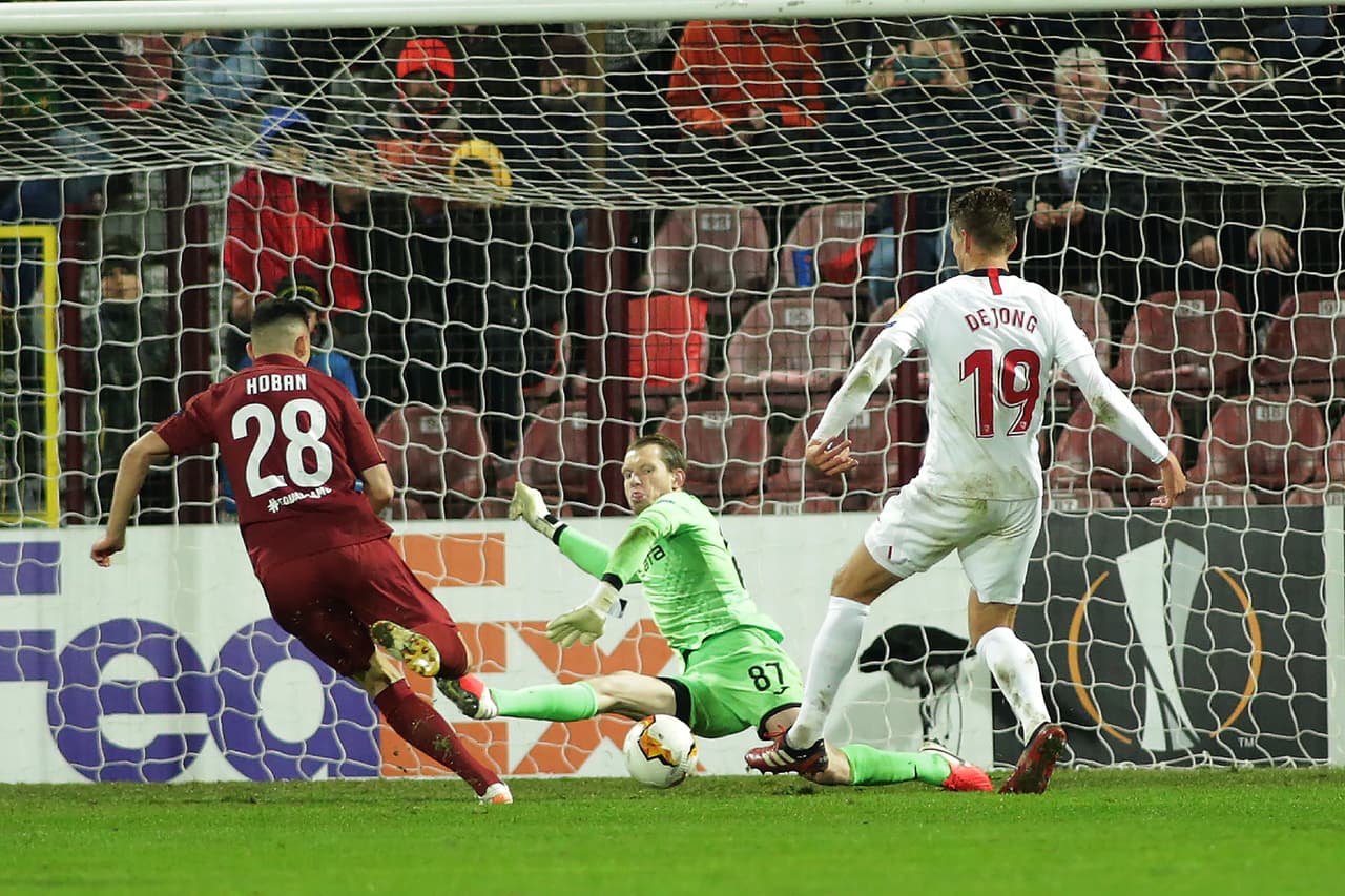 Cluj y Sevilla divirtieron en un partido que tuvo dos goles en la segunda mitad y finalizó empatado a un gol.