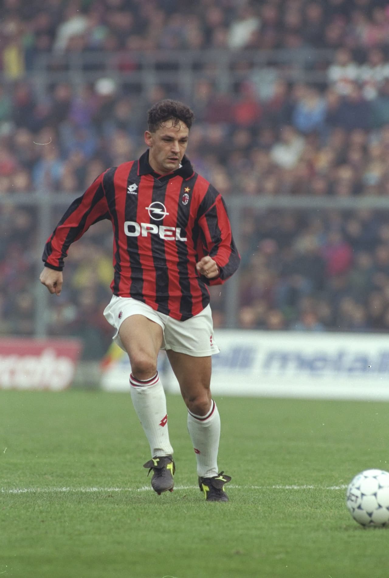 El goleador italiano se puso la playera del Milan en 1995 y en dos temporadas solo pudo ganar una Liga italiana.