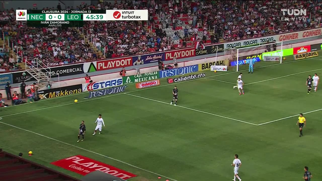 ¡TIRO ATAJADO! disparo por Gonzalo Nápoli.