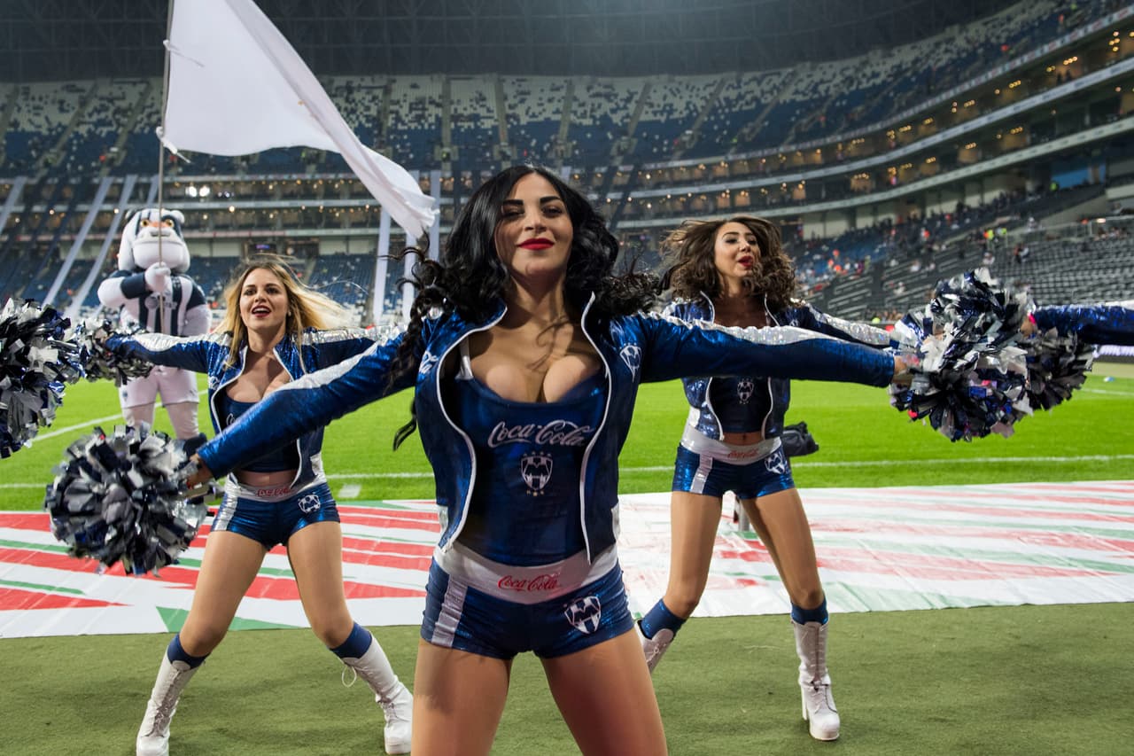 Como no podía ser de otra manera, la belleza en la final de la Copa MX se tomó el estadio BBVA Bancomer para engalanar la jornada.