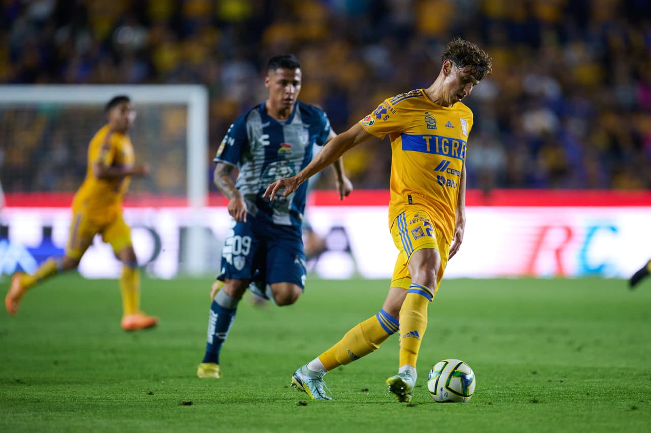 Tigres vencen de manera contundente a los Tuzos del Pachuca.