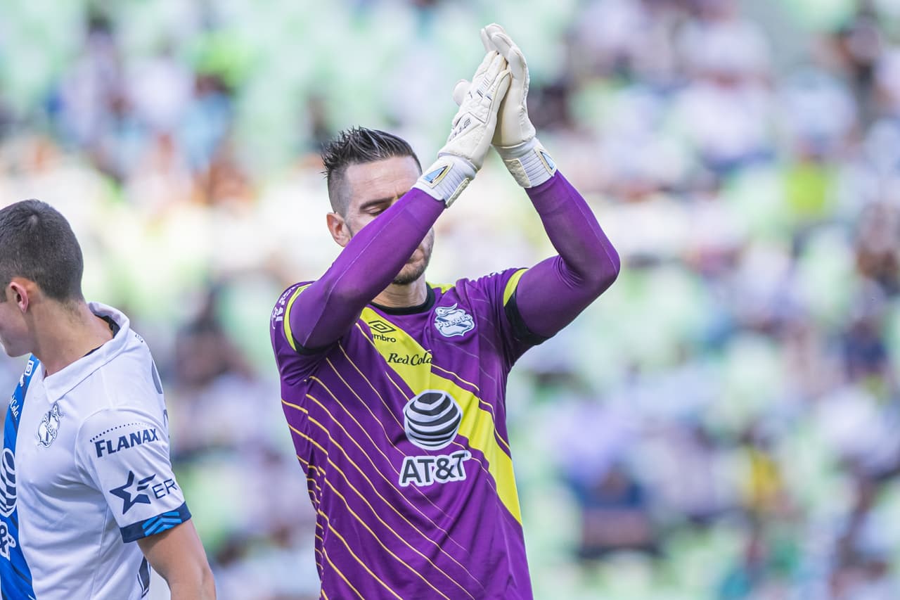 Antony Silva fue figura y contuvo todo lo que envió el contrario al arco.