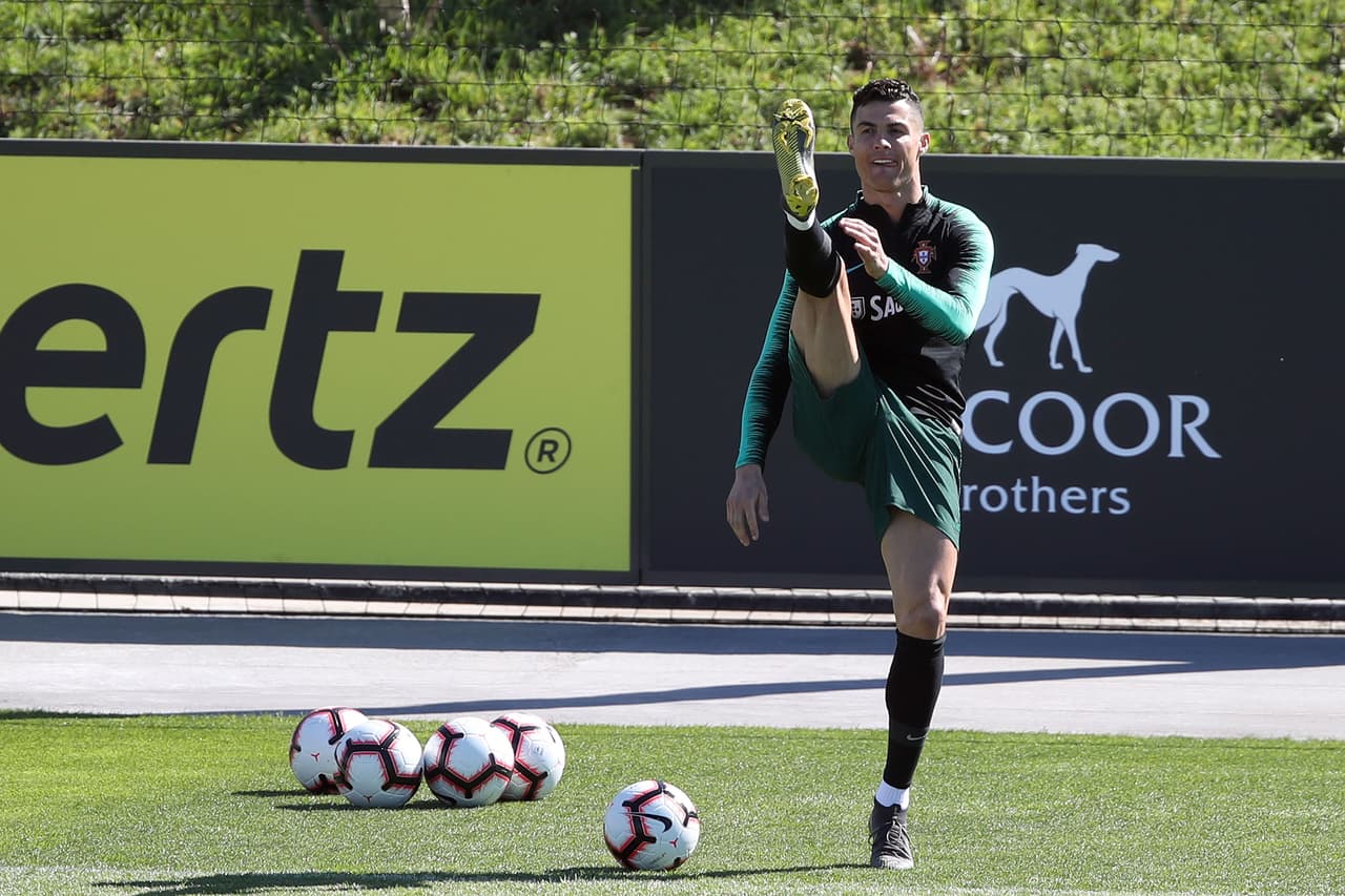 Cristiano Ronaldo vivió su reencuentro con Portugal tras Rusia 2018, en un entrenamiento ahora con miras a la Eurocopa, previo al primer duelo de eliminatorias contra Ucrania por el grupo B.