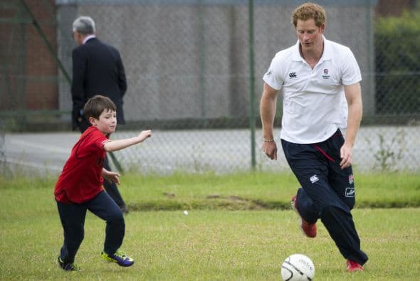 Incluso hizo unas fintas para desmarcarse.Mira aquí los videos más chismosos.